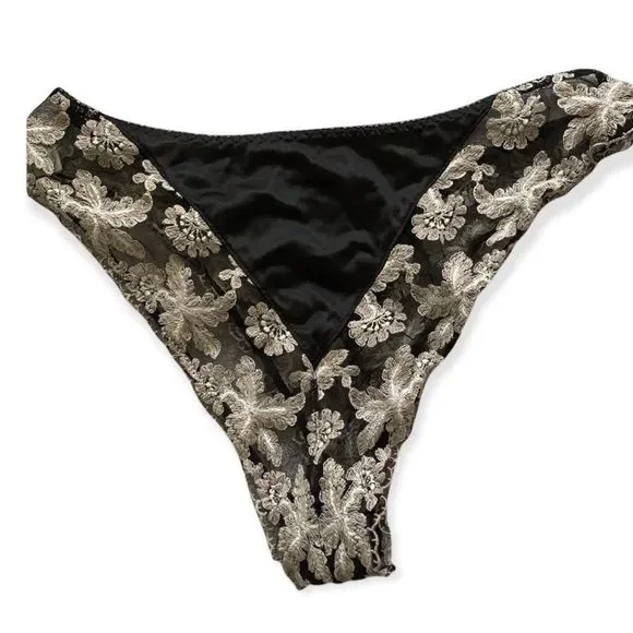 Victoria’s Secret black lace panty - Picture 1 of 5